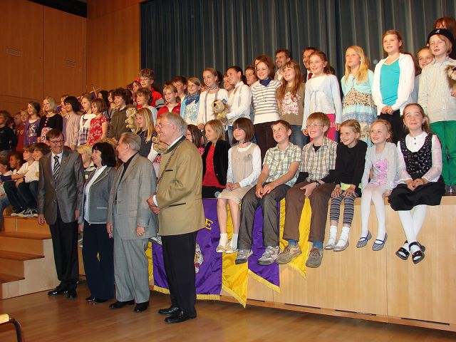 Grossansicht in neuem Fenster: viele geehrte Schüler Grossansicht in neuem Fenster: viele geehrte Schüler